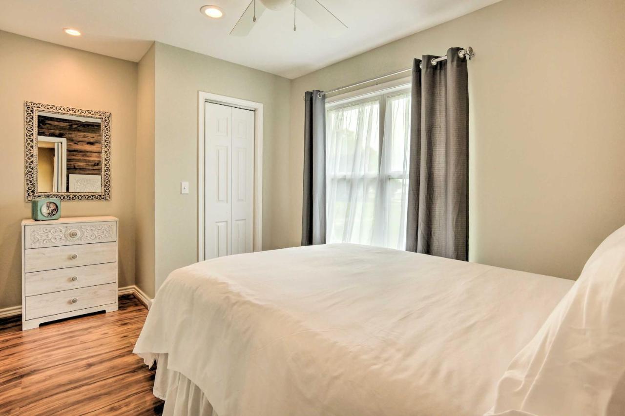 The Gathering Place Brenham Home On 6 Acres Exterior photo