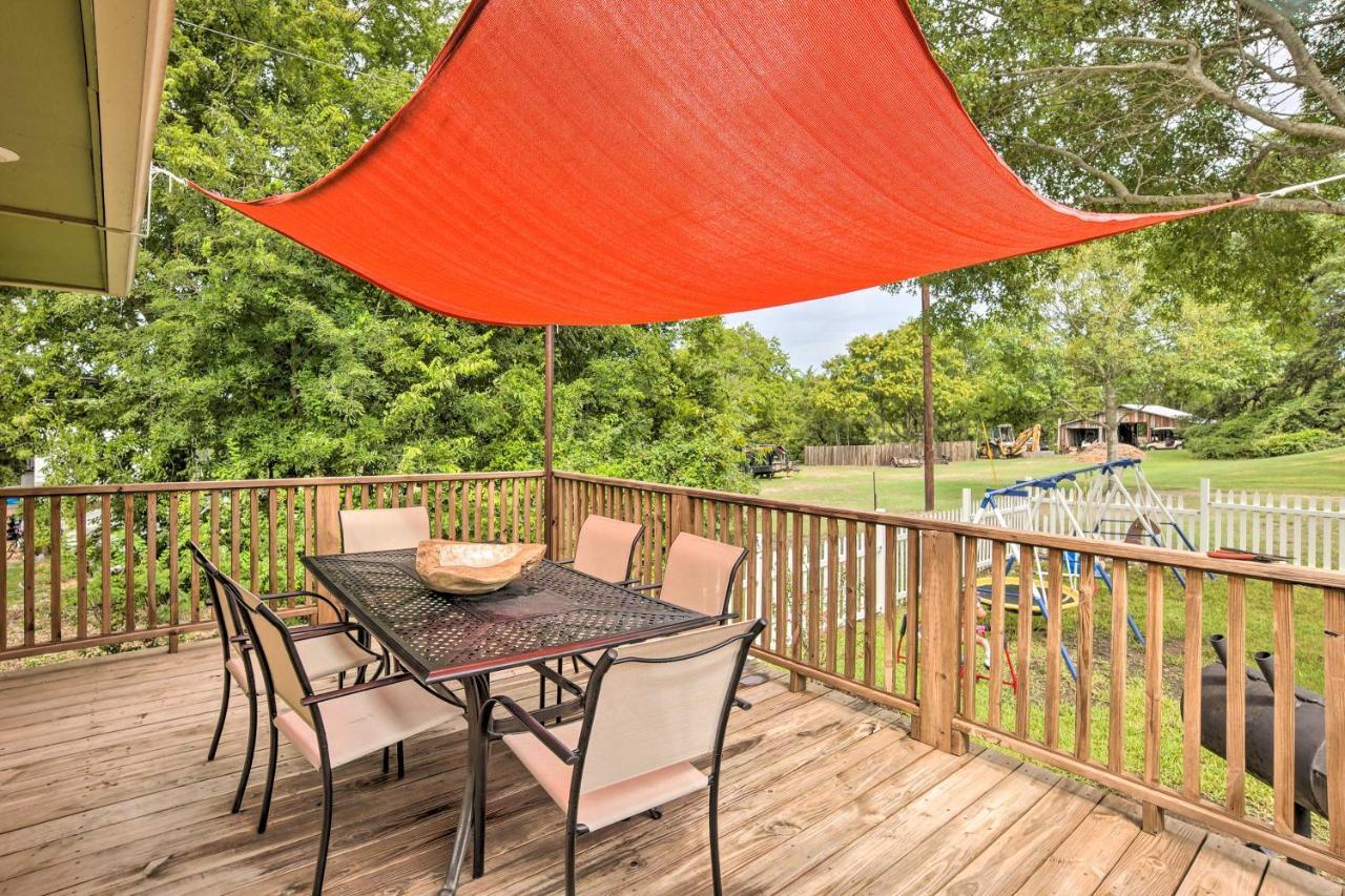 The Gathering Place Brenham Home On 6 Acres Exterior photo