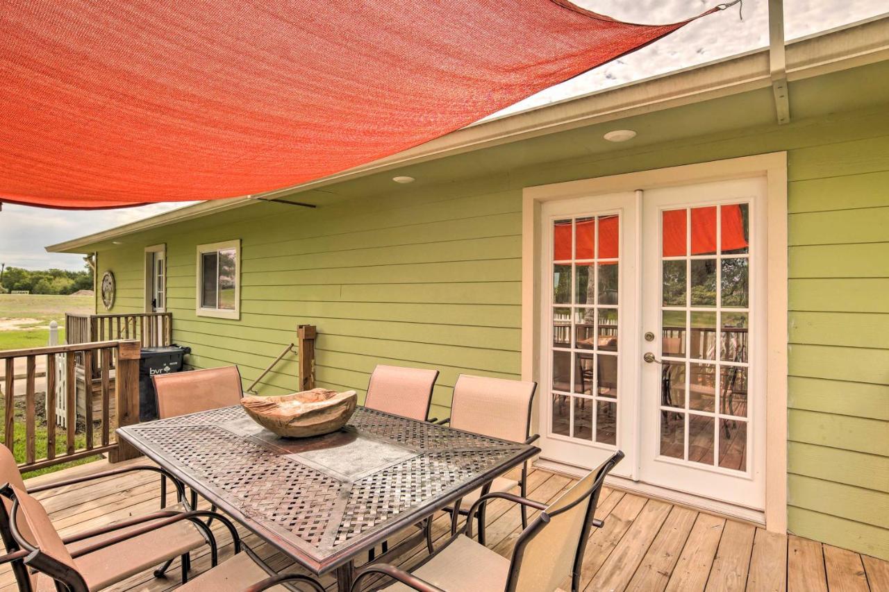 The Gathering Place Brenham Home On 6 Acres Exterior photo